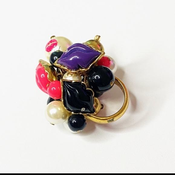 Betsey Johnson First Date Ring - Picture 11 of 13